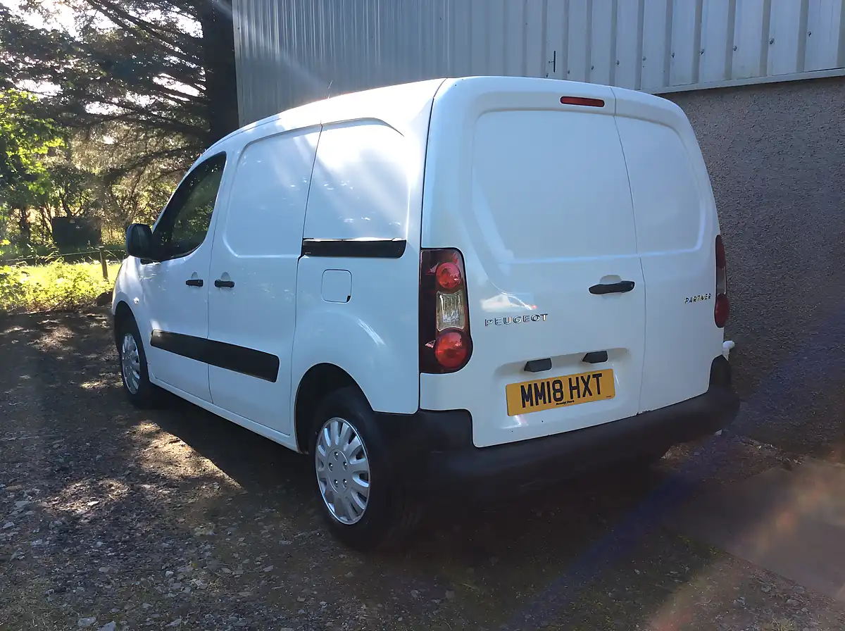 Used 2018 Peugeot Partner 854 Se White - Interior and Exterior details 6