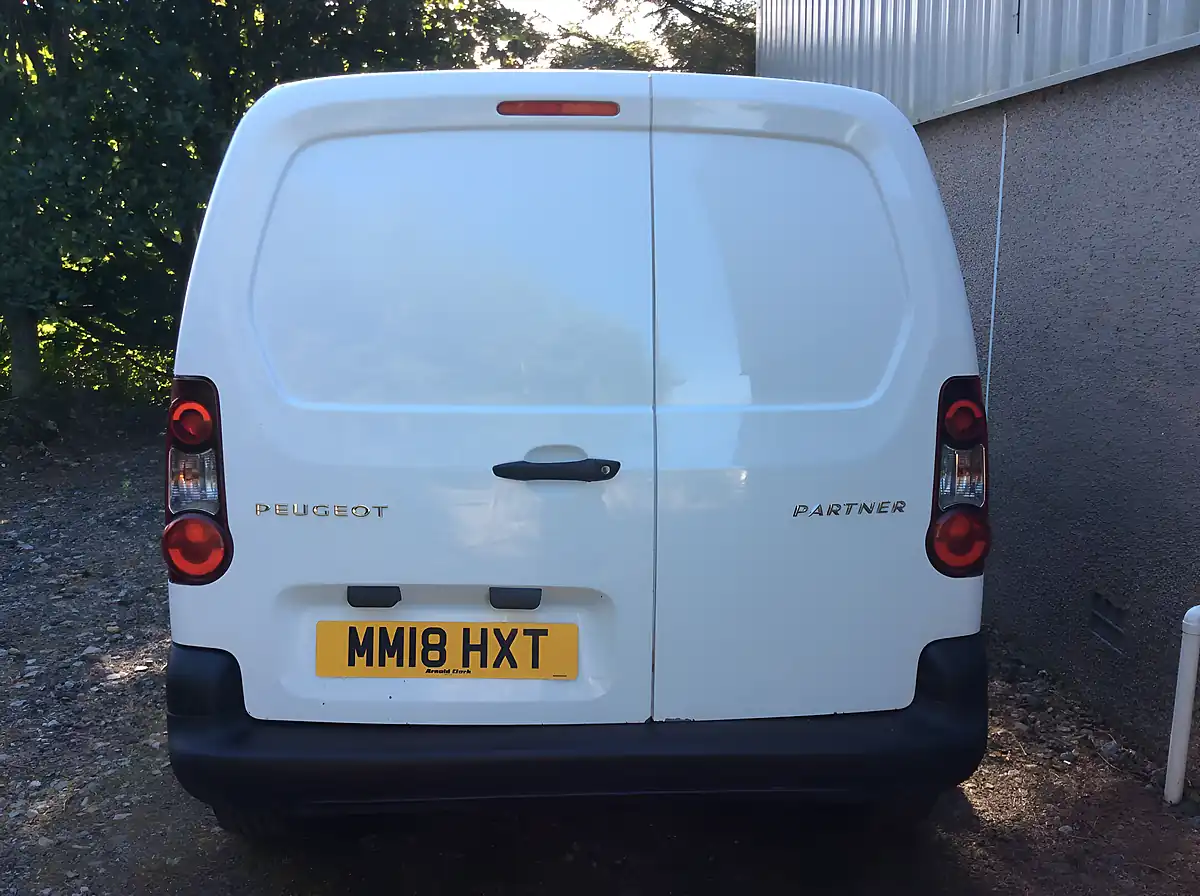 Used 2018 Peugeot Partner 854 Se White - Interior and Exterior details 7