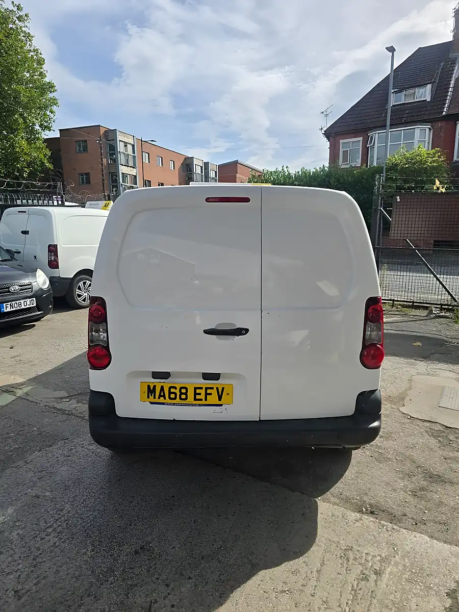 Used 2018 Peugeot Partner 854 Se White - Interior and Exterior details 10