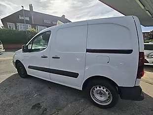 Used 2018 Peugeot Partner 854 Se White - Interior and Exterior details 12