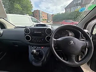 Used 2018 Peugeot Partner 854 Se White - Interior and Exterior details 15