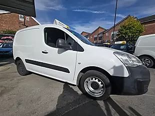 Used 2018 Peugeot Partner 854 Se White - Interior and Exterior details 2