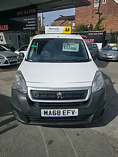 Used 2018 Peugeot Partner 854 Se White - Interior and Exterior details 4