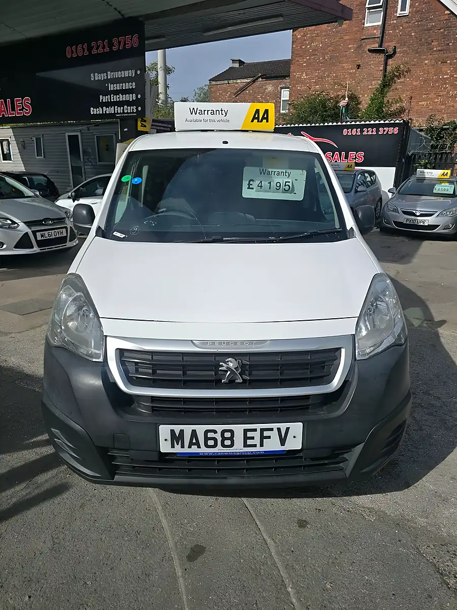 Used 2018 Peugeot Partner 854 Se White - Interior and Exterior details 4