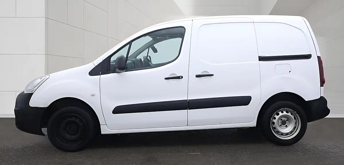 Used 2018 Peugeot Partner 854 Se White - Interior and Exterior details 8