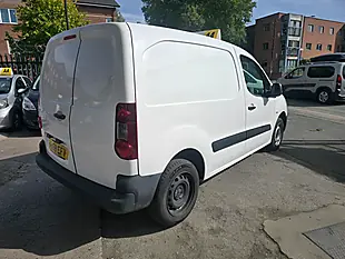 Used 2018 Peugeot Partner 854 Se White - Interior and Exterior details 9