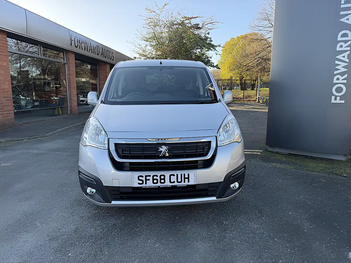 Used 2018 Peugeot Partner Horizon RS Silver - Interior and Exterior details 3