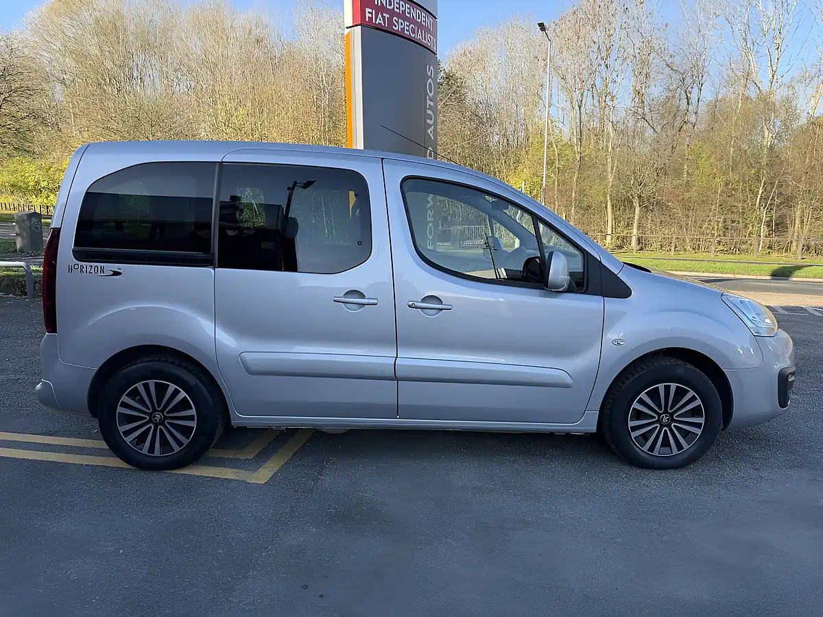 Used 2018 Peugeot Partner Horizon RS Silver - Interior and Exterior details 5