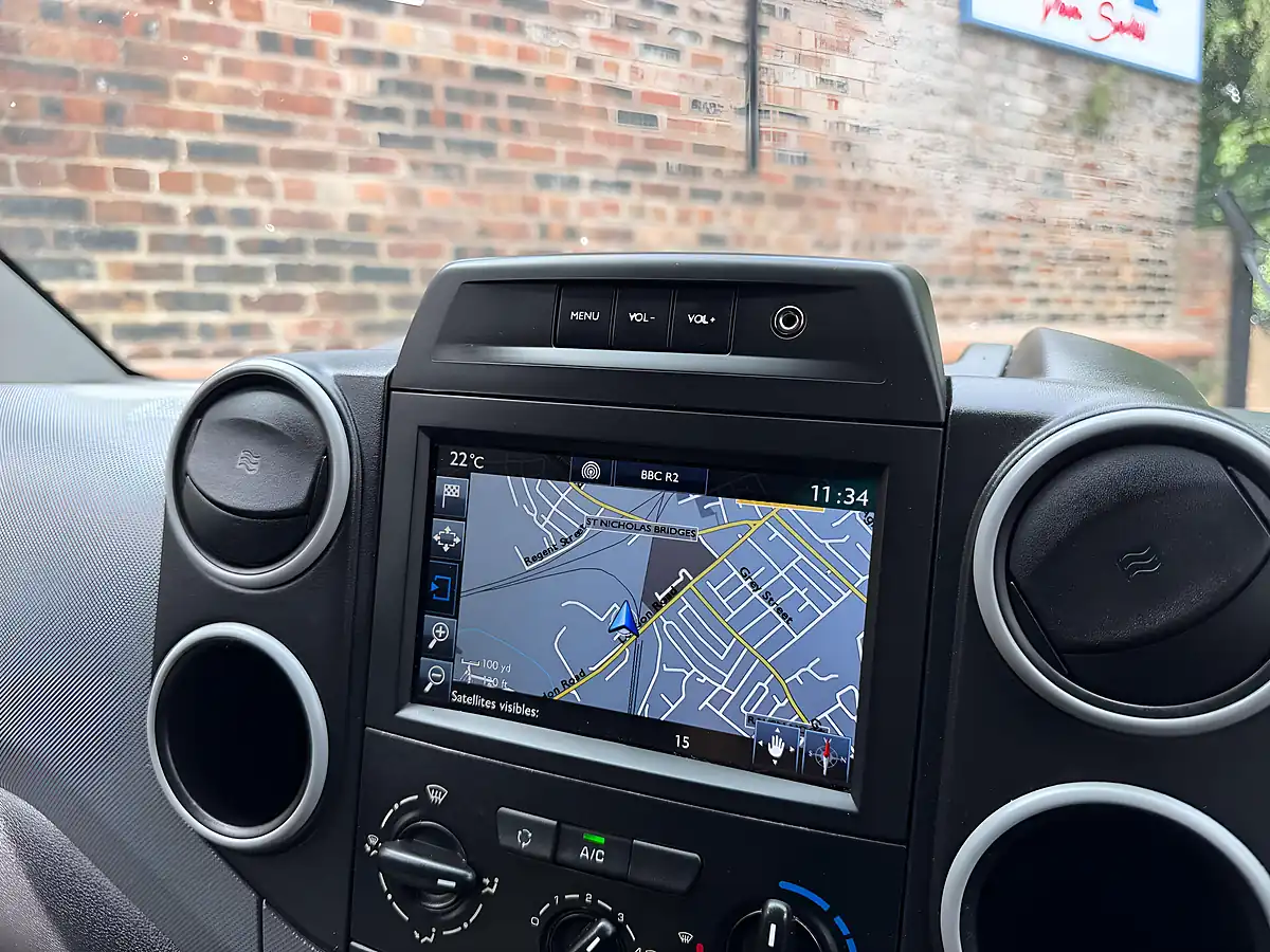 Used 2018 Peugeot Partner Professional L1 Blue White - Interior and Exterior details 11