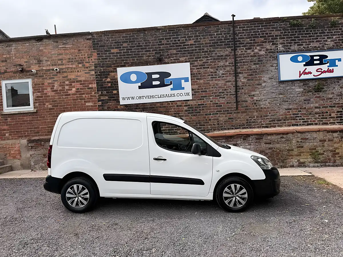 Used 2018 Peugeot Partner Professional L1 Blue White - Interior and Exterior details 2