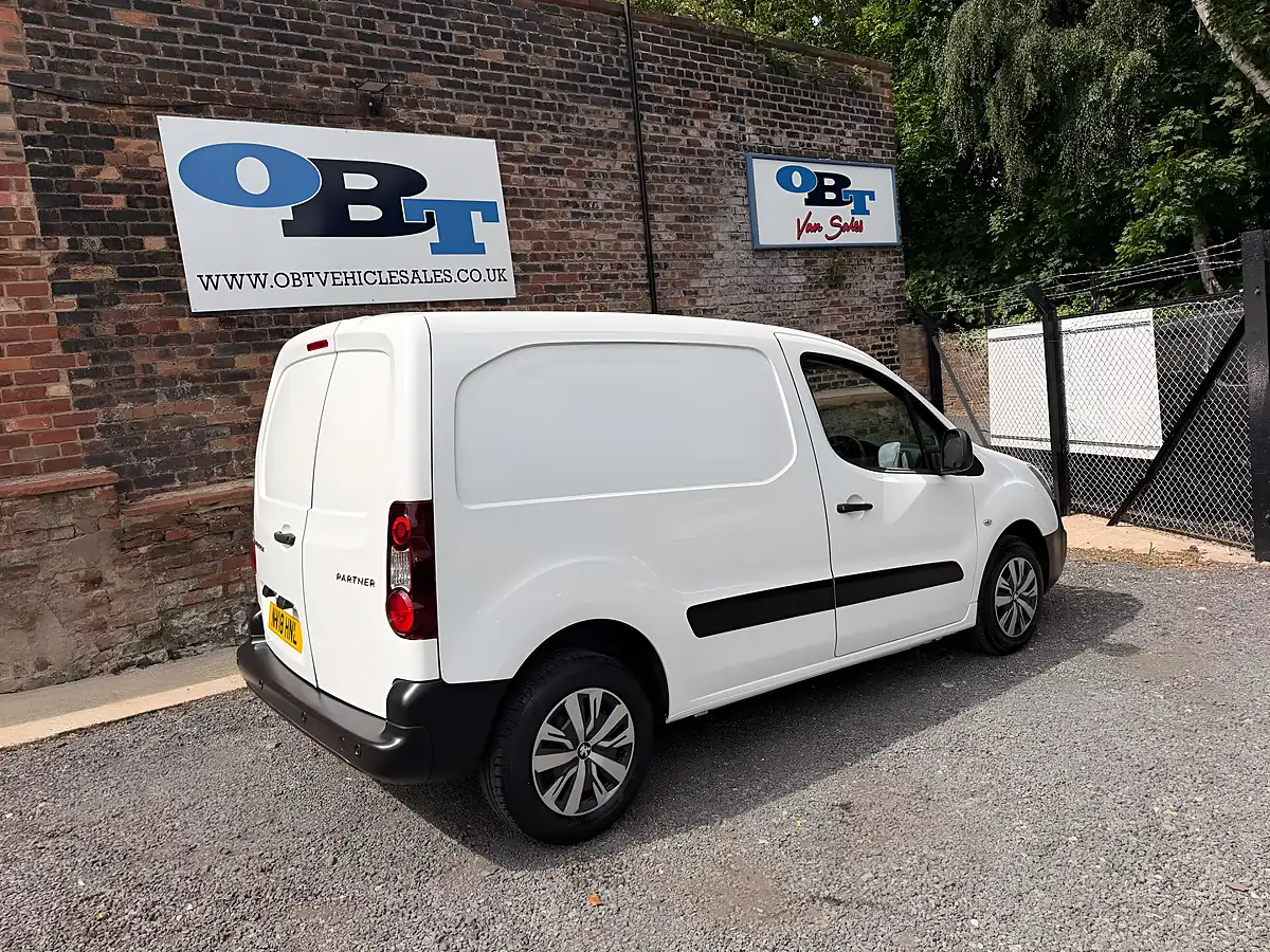 Used 2018 Peugeot Partner Professional L1 Blue White - Interior and Exterior details 3