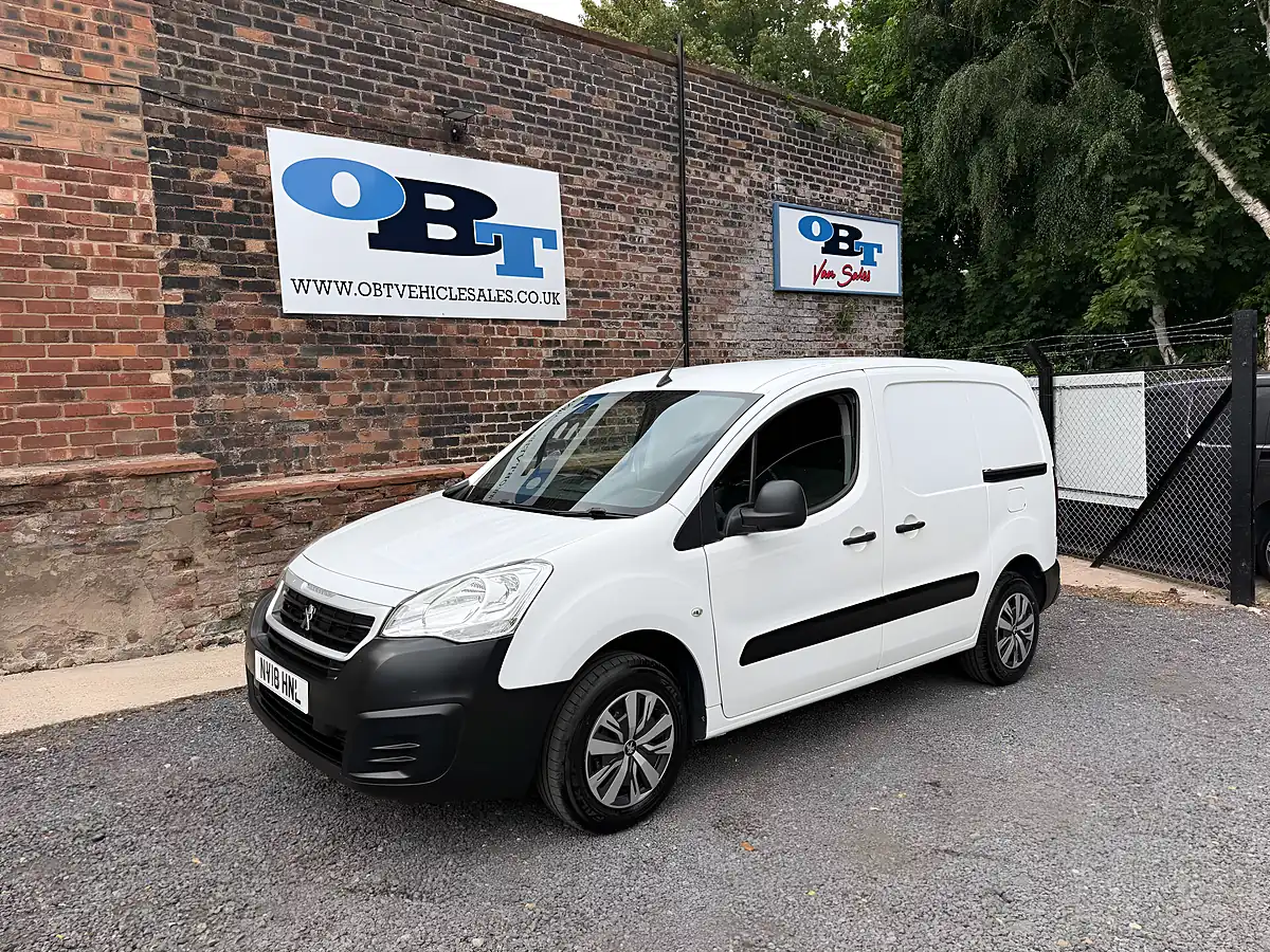 Used 2018 Peugeot Partner Professional L1 Blue White - Interior and Exterior details 4