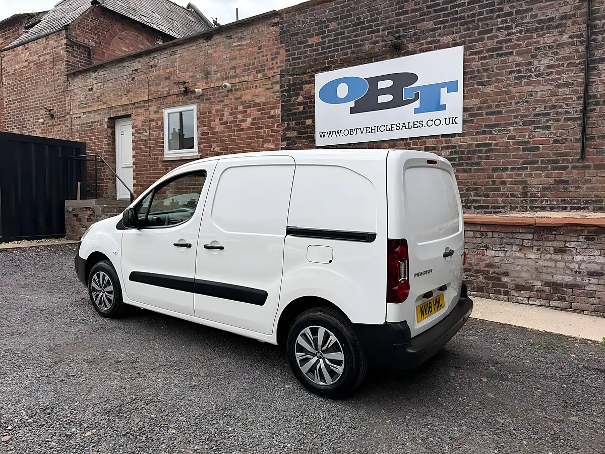 Used 2018 Peugeot Partner Professional L1 Blue White - Interior and Exterior details 6