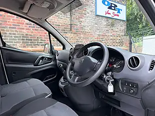 Used 2018 Peugeot Partner Professional L1 Blue White - Interior and Exterior details 8