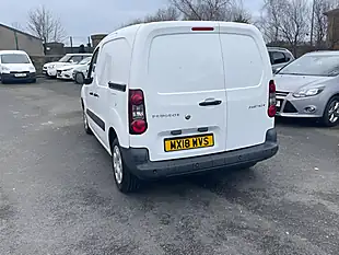 Used 2018 Peugeot Partner Professional L1 White - Interior and Exterior details 4