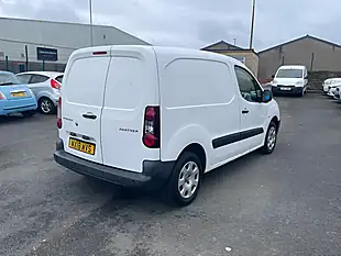 Used 2018 Peugeot Partner Professional L1 White - Interior and Exterior details 5
