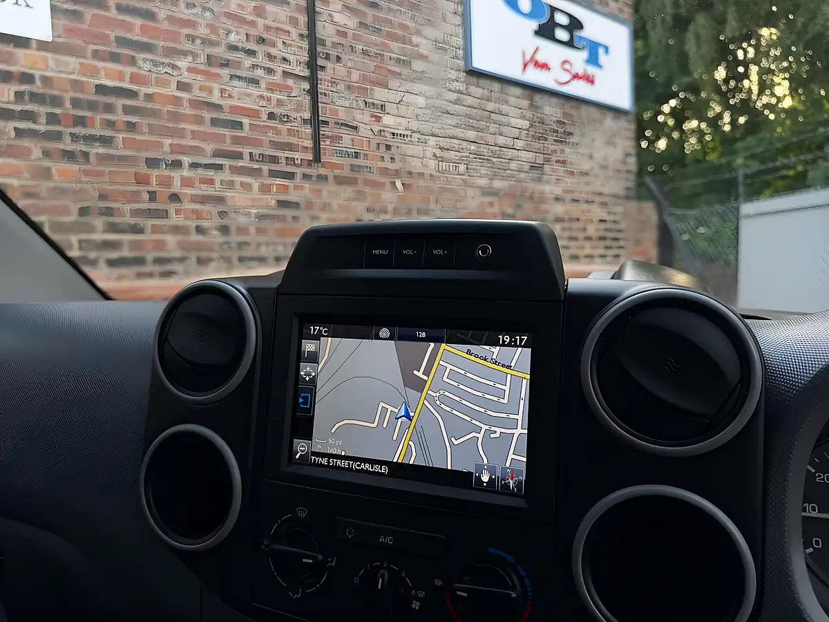 Used 2018 Peugeot Partner Professional L1 White - Interior and Exterior details 12