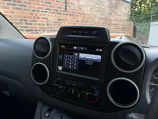 Used 2018 Peugeot Partner Professional L1 White - Interior and Exterior details 14