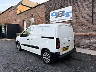 Used 2018 Peugeot Partner Professional L1 White - Interior and Exterior details 6