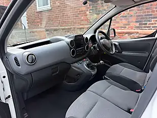 Used 2018 Peugeot Partner Professional L1 White - Interior and Exterior details 11