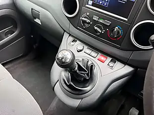 Used 2018 Peugeot Partner Professional L1 White - Interior and Exterior details 15