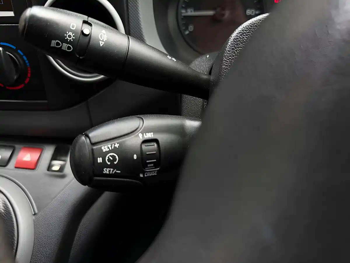 Used 2018 Peugeot Partner Professional L1 White - Interior and Exterior details 16