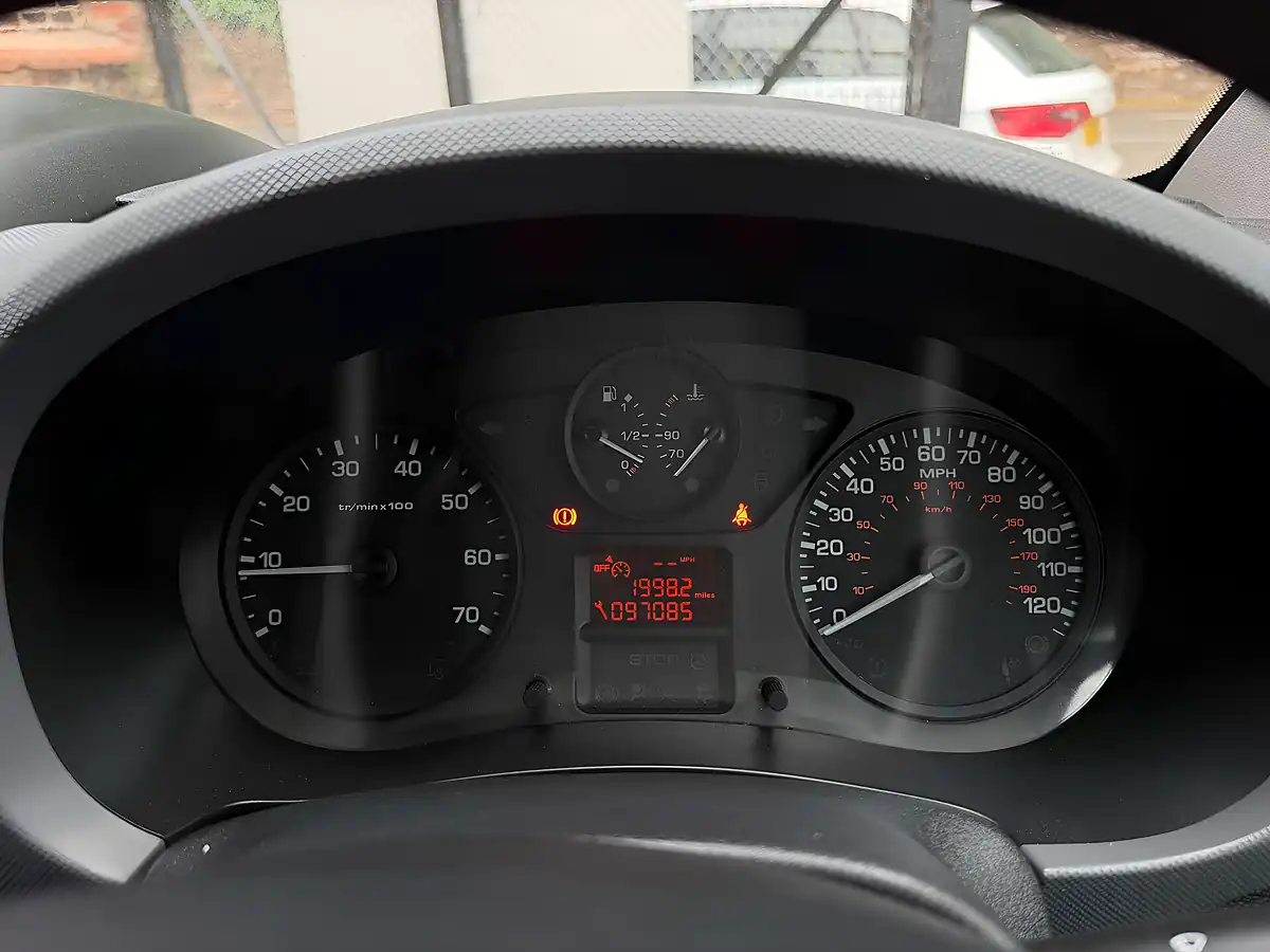 Used 2018 Peugeot Partner Professional L1 White - Interior and Exterior details 17