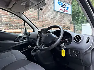 Used 2018 Peugeot Partner Professional L1 White - Interior and Exterior details 8