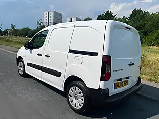 Used 2018 Peugeot Partner Professional L1 White - Interior and Exterior details 3