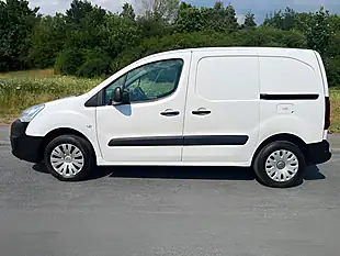 Used 2018 Peugeot Partner Professional L1 White - Interior and Exterior details 4