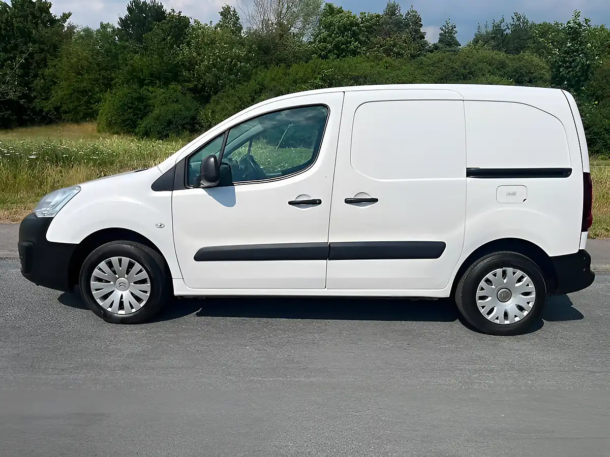 Used 2018 Peugeot Partner Professional L1 White - Interior and Exterior details 4
