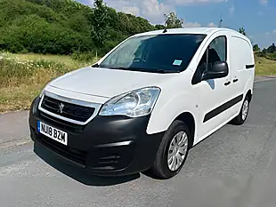 Used 2018 Peugeot Partner Professional L1 White - Interior and Exterior details 5