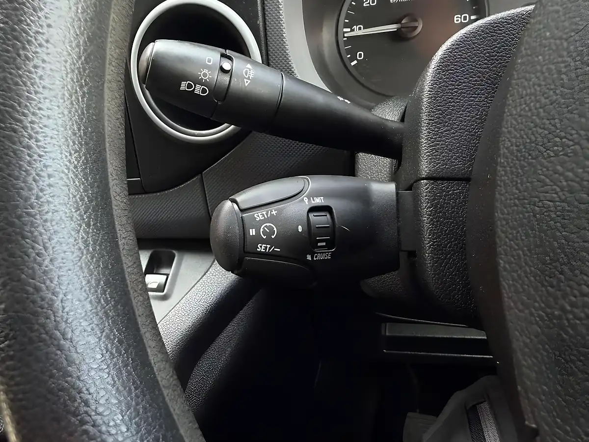 Used 2018 Peugeot Partner Professional L1 White - Interior and Exterior details 14