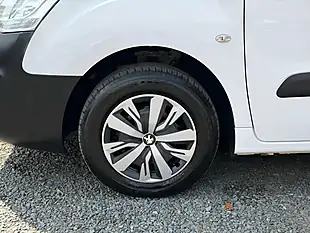Used 2018 Peugeot Partner Professional L1 White - Interior and Exterior details 16