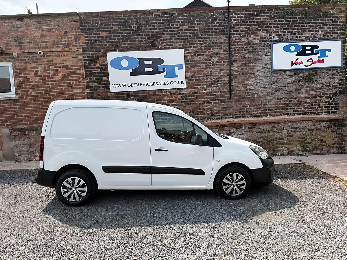 Used 2018 Peugeot Partner Professional L1 White - Interior and Exterior details 2