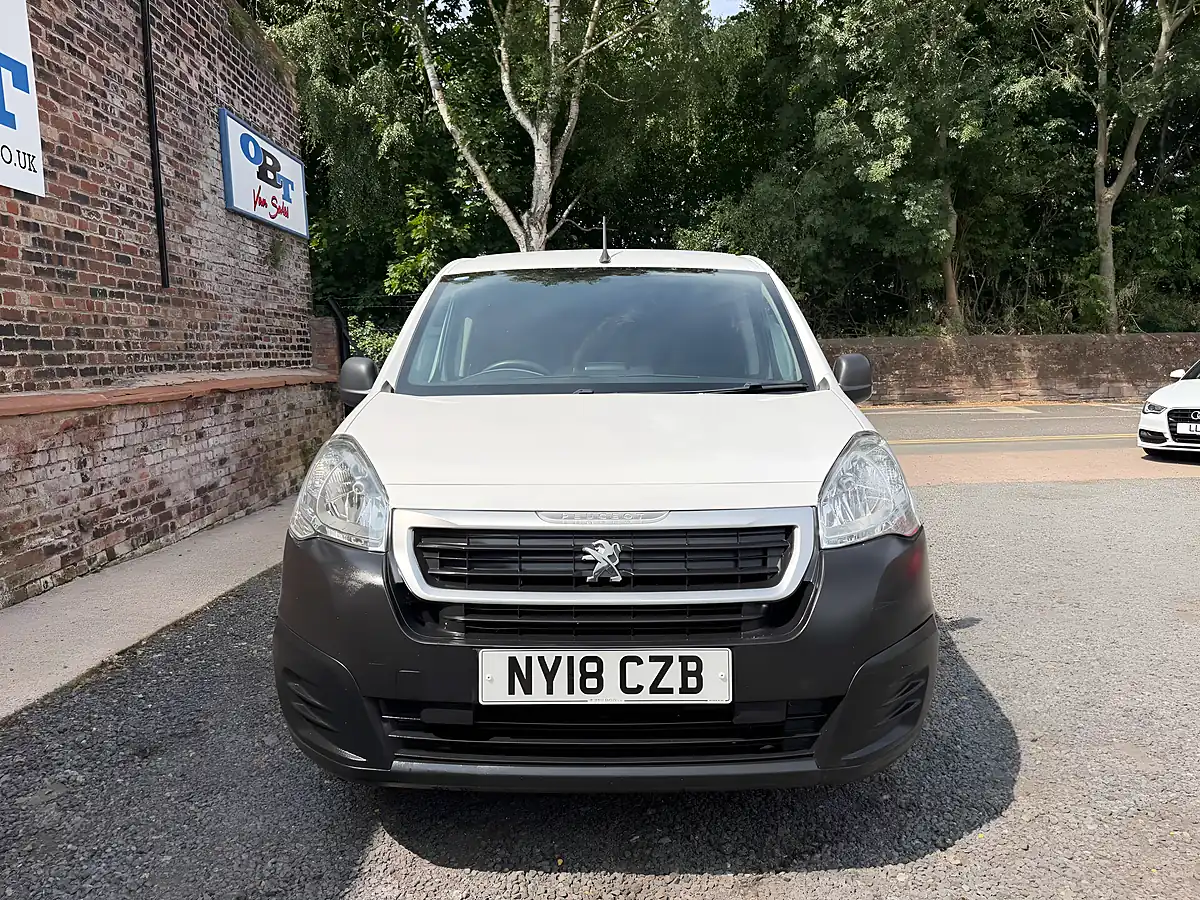 Used 2018 Peugeot Partner Professional L1 White - Interior and Exterior details 20