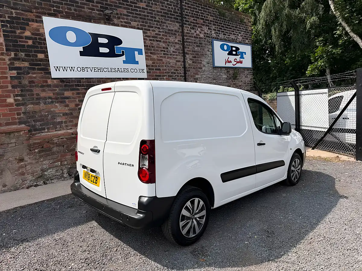 Used 2018 Peugeot Partner Professional L1 White - Interior and Exterior details 3