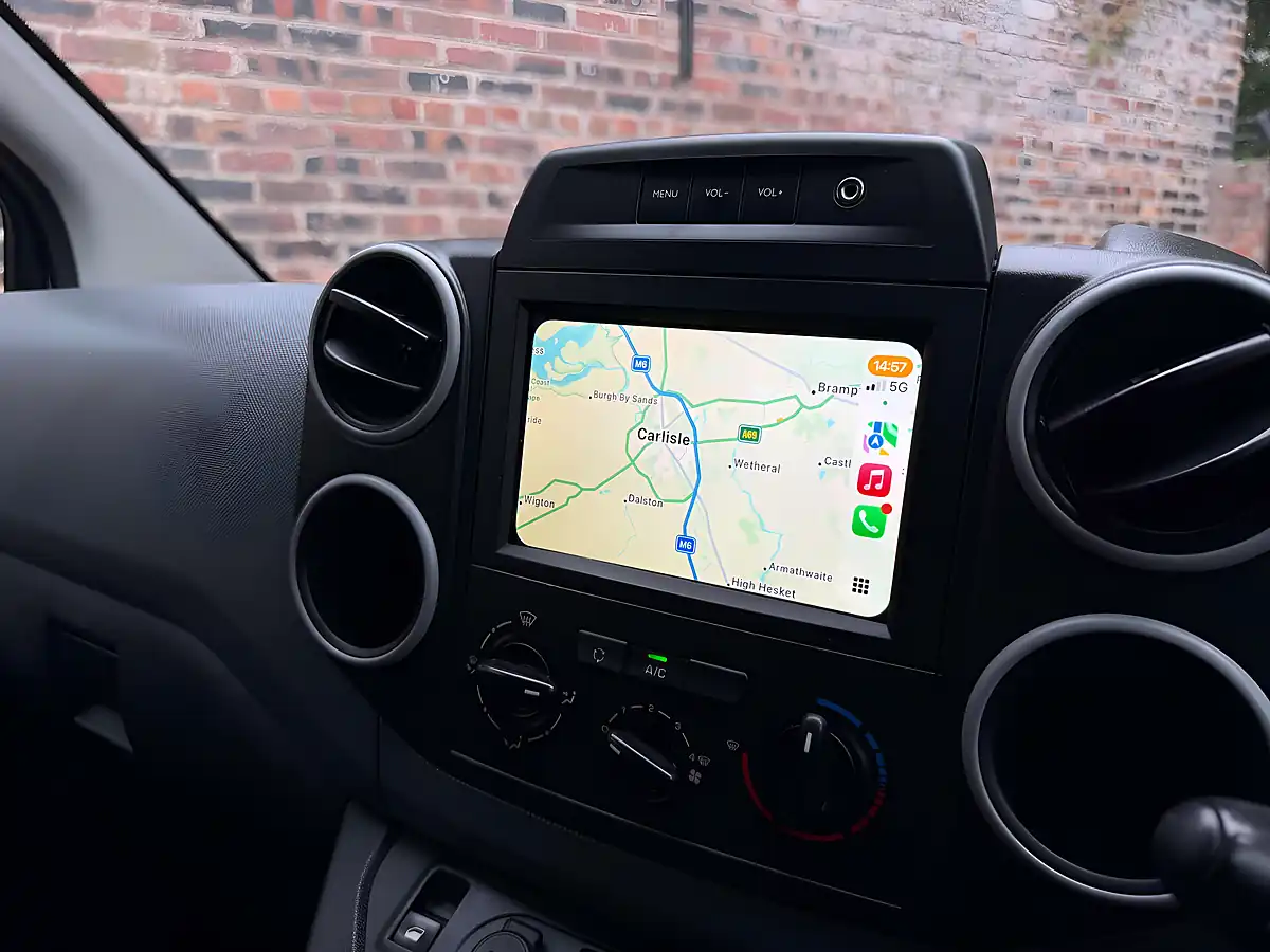 Used 2018 Peugeot Partner Professional L1 White - Interior and Exterior details 11
