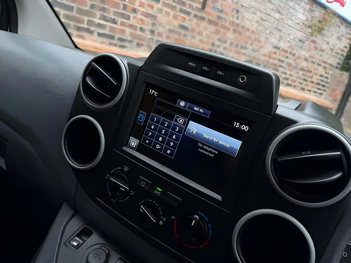 Used 2018 Peugeot Partner Professional L1 White - Interior and Exterior details 12