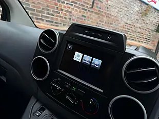 Used 2018 Peugeot Partner Professional L1 White - Interior and Exterior details 13