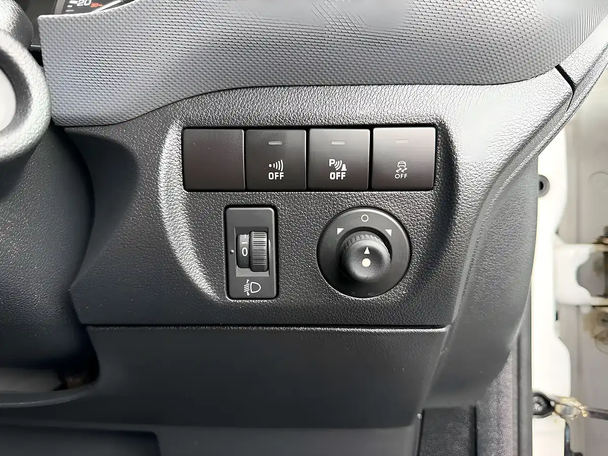 Used 2018 Peugeot Partner Professional L1 White - Interior and Exterior details 14