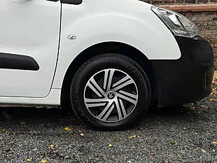 Used 2018 Peugeot Partner Professional L1 White - Interior and Exterior details 18