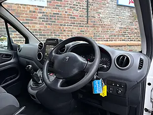 Used 2018 Peugeot Partner Professional L1 White - Interior and Exterior details 8