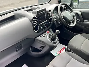 Used 2018 Peugeot Partner Professional White - Interior and Exterior details 12