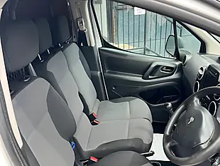 Used 2018 Peugeot Partner Professional White - Interior and Exterior details 13
