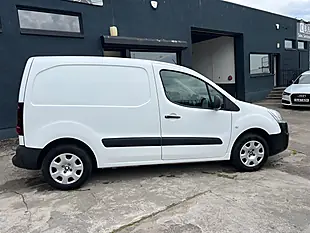 Used 2018 Peugeot Partner Professional White - Interior and Exterior details 3