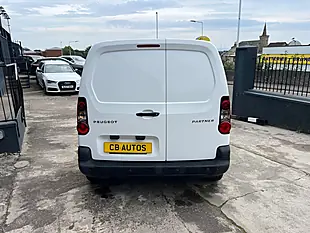 Used 2018 Peugeot Partner Professional White - Interior and Exterior details 5