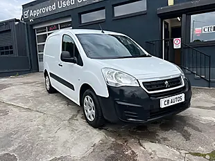Used 2018 Peugeot Partner Professional White - Interior and Exterior details 9