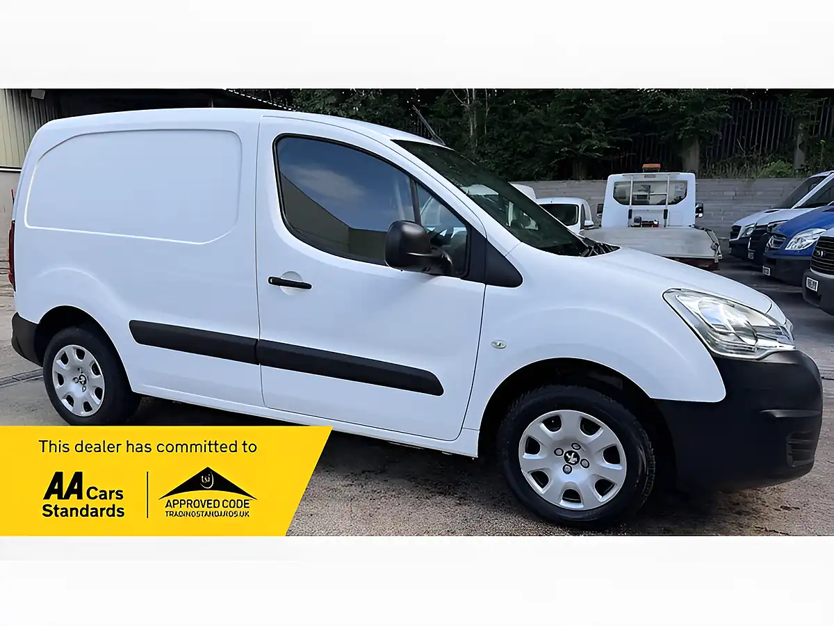 Used 2018 Peugeot Partner Professional White - Front View