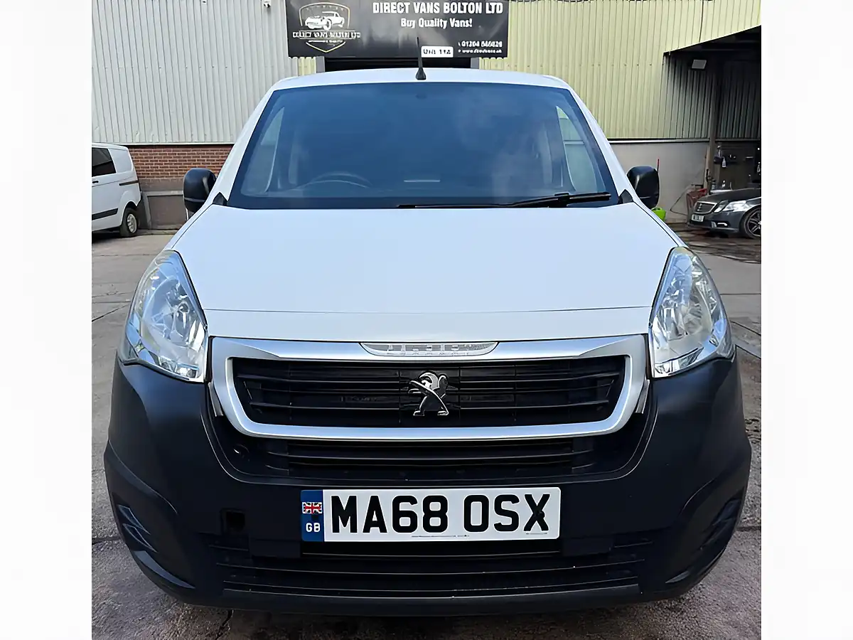 Used 2018 Peugeot Partner Professional White - Interior and Exterior details 13
